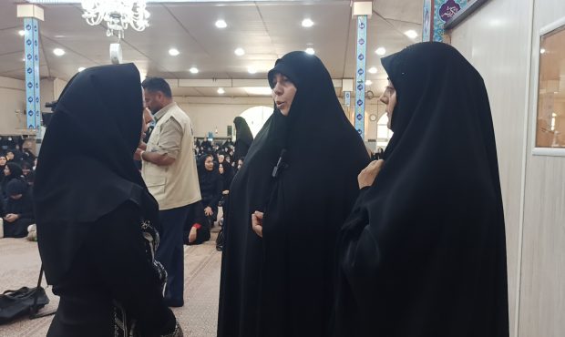 مصاحبه اختصاصی خبرنگاران پیک خانواده با مدیر کل امور بانوان مصاحبه اختصاصی خبرنگاران پیک خانواده با مدیر کل امور بانوان
