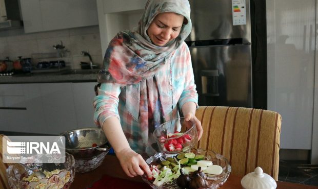 بیش از ۴۰۰ هزار نفر از بیمه زنان خانه دار بهره مند شدند بیش از ۴۰۰ هزار نفر از بیمه زنان خانه دار بهره مند شدند