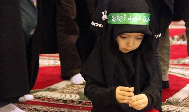 چند توصیه به مادرانی که کودک خود را به هیئت میبرند چند توصیه به مادرانی که کودک خود را به هیئت میبرند