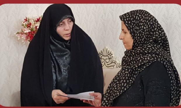 مدیرکل امور بانوان و خانواده استانداری آذربایجانغربی دردیدار با بانوی جانباز ۵۰ درصد در ارومیه ای گفت: این صبر و استقامت بانوان جانباز و ایثارگر و خانواده محترم شهدا مایه مباهات و مشمول اجر الهی می باشد مدیرکل امور بانوان و خانواده استانداری آذربایجانغربی دردیدار با بانوی جانباز ۵۰ درصد در ارومیه ای گفت: این صبر و استقامت بانوان جانباز و ایثارگر و خانواده محترم شهدا مایه مباهات و مشمول اجر الهی می باشد